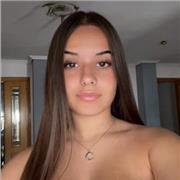 Profesora de primaria apta para todos los rangos