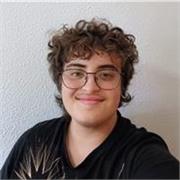 Joven con titulación de C1 de Cambridge y experiencia en clases particulares, imparto clases online de inglés.