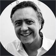 Residente in Inghilterra per 26 anni, offro lezioni ed accompagnamento didattico in inglese a studenti di qualsiasi eta'