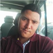 Ingeniero civil imparte clases de matemáticas, física