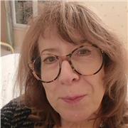 Aide aux devoirs. Aider l'enfant dans ce que le professeur des écoles lui a demandé de faire de retour chez lui