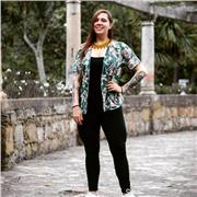 Profesora de comunicación y marketing estratégico