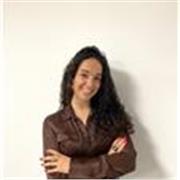 Soy una chica de 24 años, graduada en Derecho y ADE y estudiante de máster de RH. Imparto clases de primaria de cualquier materia.