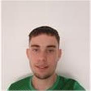 Soy un joven de 19 años, entrenador de fútbol en un club de fútbol federado, con licencia de entrenador, con experiencia de 3 años