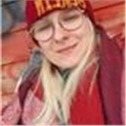 Deutsche Muttersprachlerin die Nachhilfe für Deutsch als Fremdsprache gibt 