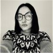 Nauczyciel z języka angielskiego specjalizujący się w zajęciach online