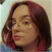 Cantante , 7 anni di studio del pianoforte e vasta conoscenza musicale, offro lezioni per tutte le età da remoto