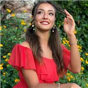 Impartisco lezioni private di inglese! Ho viaggiato molto all'estero, spesso per viaggi-studio e mi sono diplomata in una nota accademia a Roma. Sono anche molto brava in matematica e in generale nelle materia scientifiche