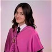 Graduada en la especialidad de violín imparto clases de refuerzo de lenguaje musical, armonía, análisis musical y violín