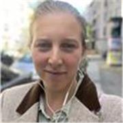 Tutor für Innenarchitektur und Design, der Unistudenten unterrichtet. 