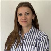 Donne des courts régulier accoter de mes études