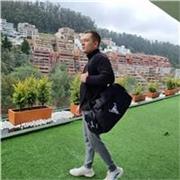 Me defino cómo una persona que le apasiona ayudar a los demás con sus conocimientos profesionales y experiencia de más de 10 años.