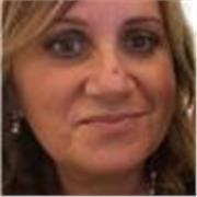 insegnante di materie scientifiche offre lezioni personalizzate online