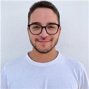 Profesor especializado en el acompañamiento escolar de los estudiantes