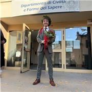 Laureato in Storia offre ripetizioni sia online che presenziali in storia, italiano, inglese, geografia, filosofia, scienze umane