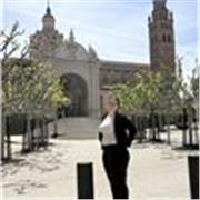 Persona cariñosa, cercana y familiar , responsable , me gusta el trato con los niños.