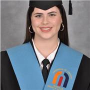 Graduada en Educación Infantil, chica carismática, paciente y simpática.
