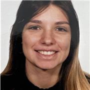 Profesora de inglés imparte clases de inglés como refuerzo para el instituto, además de preparación de títulos