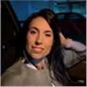 Profesora microeconomía, macroeconomía, matemáticas financieras