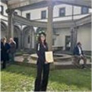 Studentessa universitaria offre ripetizioni e supporto allo studio.