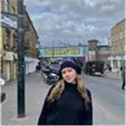 Monitora de inglés en colegios públicos desde hace más de un año y profesora particular de todas las materias de primaria.