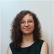 Je donne des cours de soutien scolaire en Mathématiques du primaire jusqu'au collège et peut également apporter une aide pour les lycéens, à distance ou en présentiel.