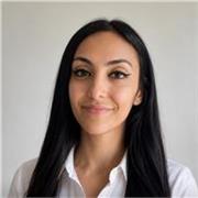 Profesora de español imparte clases de forma remota
