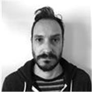 Soy un profesor de fotografia y tengo 20 anos de experiencia ensenando foto.  Si tu estas mi alumno, vamos hacer muchas fotos!