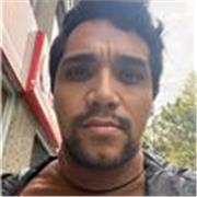 Maestro de matemáticas con experiencia en clases en línea para niños, jóvenes y adultos