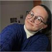 Soy una persona muy extrovertida y me encanta enseñar y los niños. Quiero dar clases de refuerzo a niños de primaria 