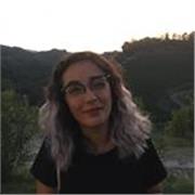 Educatrice e laurenda in Lettere Moderne offre lezioni a studenti delle scuole di ogni ordine e grado