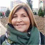 Insegnante di italiano con esperienza decennale sia in Italia che all'estero. Mi piace aiutare gli studenti a imparare l'italiano in modo divertente e stimolante.
Le mie lezioni sono personalizzate in base alle esigenze e al livello di ogni studente e in