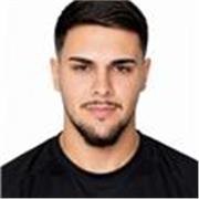 Ayudo a personas a mejorar su forma física desde casa con clases fitness online totalmente personalizadas. Ofrezco seguimiento con