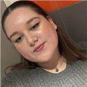 Professeur particulier qui donne des cours à des élèves entre 3 et 16 ans d’anglais jusqu’au niveau B2-C1