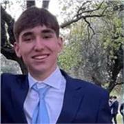 Estudiante de ingeniería mecánica que puede impartir clases de matemáticas a niños de todas las edades. También pueden ser online