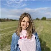 Estudiante universitaria ofrece clases de repaso en materias como geografía, historia, filosofía y literatura