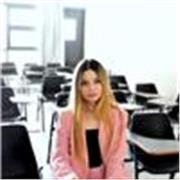 Profesora de psicología con una fuerte vocación por la enseñanza y el acompañamiento académico de los estudiantes