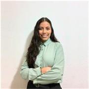 Traductora de inglés, paciente y cercana. Me siento cómoda enseñando a niños y adultos, creando clases claras y dinámicas.