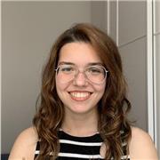 Profesora de educación primaria imparte clases online y presencial a todos los alumnos de entre 6 y 12 años