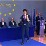 Estudiante de tercer grado de Marketing y Dirección Comercial, completamente nativo en español, inglés y alemán.