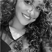 Laureanda in giurisprudenza offre lezioni di diritto agli studenti