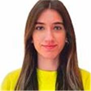 Profesora particular con Bachillerato Científico, y diversos títulos oficiales en inglés, francés y valenciano.