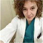 Laureata in Biologia e specializzata in Microbiologia, offre lezioni in biologia, discipline sanitarie e anatomia