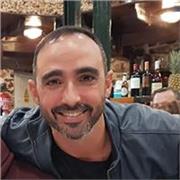 Ingeniero civil y diplomado con un máster de especialización con 14 años en la profesión de la ingeniería. 