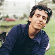 Estudiante con experiencia dictando clases de inglés de forma presencial y online
