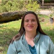 Graduada en Lengua y literatura catalanas por la UAB con máster en educación por la UdG. Clases online.