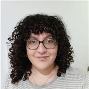 Doy clases particulares en el ámbito de lenguas y humanidades. Filosofía, inglés, lógica, historia, lengua ... Estoy terminando este año la carrera de Filosofía