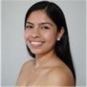 Profesora con experiencia en clases para niños con rezago de lectoescritura