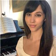 Piano lessons in English! Practice your English skills while working with an experienced piano teacher