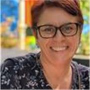 I am a supportive English teacher who adapts lessons to each student's goals, age and learning style.